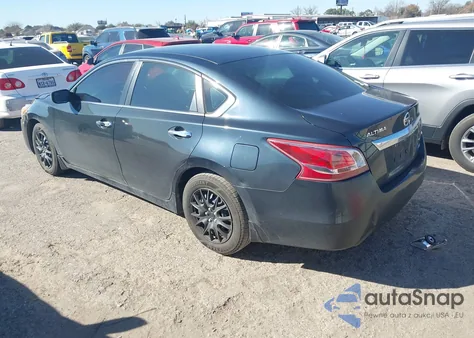 2013 Nissan Altima 2.5 S z USA, uszkodzony, nr VIN 1N4AL3AP3DC266695